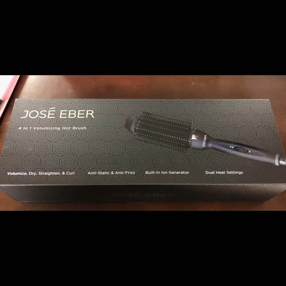 Volumizing hot brush!